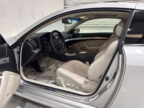 Used 2014 INFINITI Q60 Journey w/ Premium Package RWD image 32