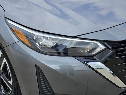 Used 2024 Nissan Sentra SV image 9