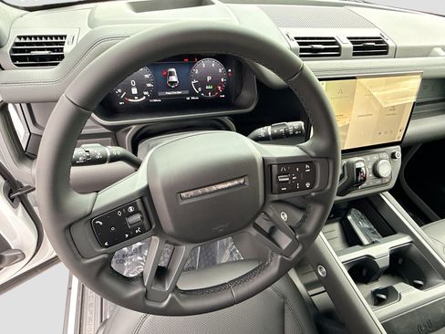 New 2026 Land Rover Defender 110 X-Dynamic SE AWD/4WD image 40