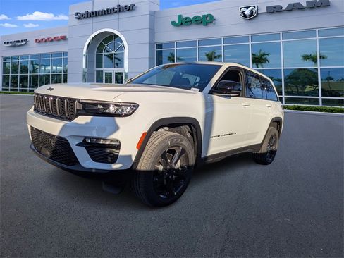 New 2025 Jeep Grand Cherokee Limited image 3