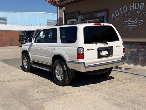 Used 2002 Toyota 4Runner SR5 AWD/4WD image 8