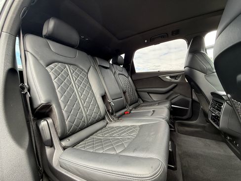Used 2022 Audi SQ7 Prestige w/ Prestige Package image 56