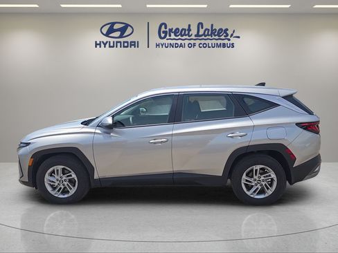 Certified 2025 Hyundai Tucson SE FWD image 2