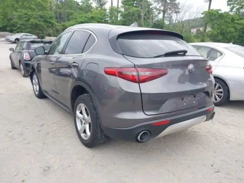 Used 2019 Alfa Romeo Stelvio RWD image 3
