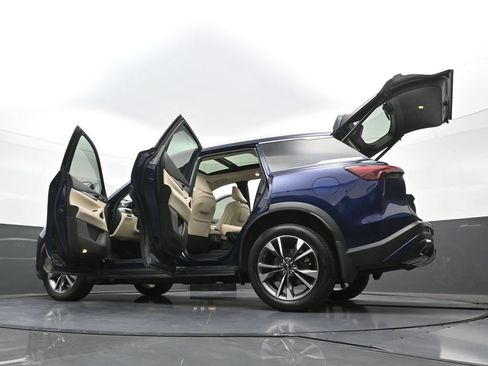 Used 2023 INFINITI QX60 Luxe w/ Vision Package AWD/4WD image 42