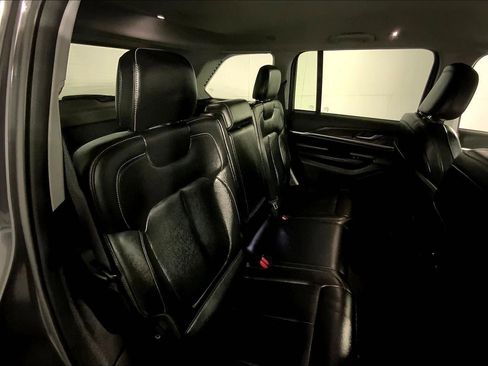 Used 2023 Jeep Grand Cherokee Limited AWD/4WD image 23