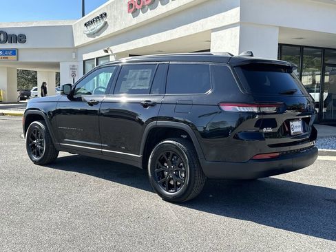 New 2025 Jeep Grand Cherokee L Altitude AWD/4WD image 8