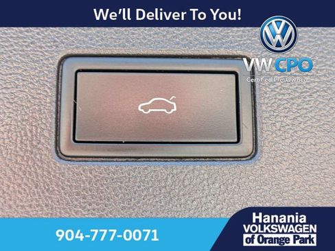 Certified 2023 Volkswagen Atlas SE w/ Black Wheel Package FWD image 11