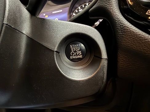 Used 2018 Jeep Compass Limited image 33