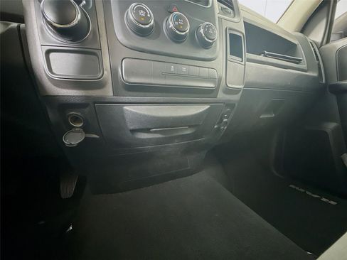 Used 2018 RAM 1500 Express RWD image 13