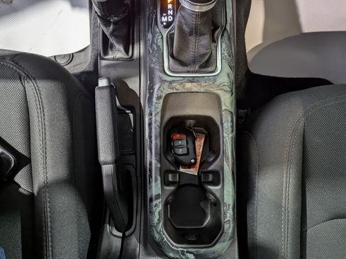 Used 2023 Jeep Wrangler Unlimited image 19