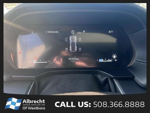 New 2025 Jeep Grand Cherokee Altitude AWD/4WD image 22