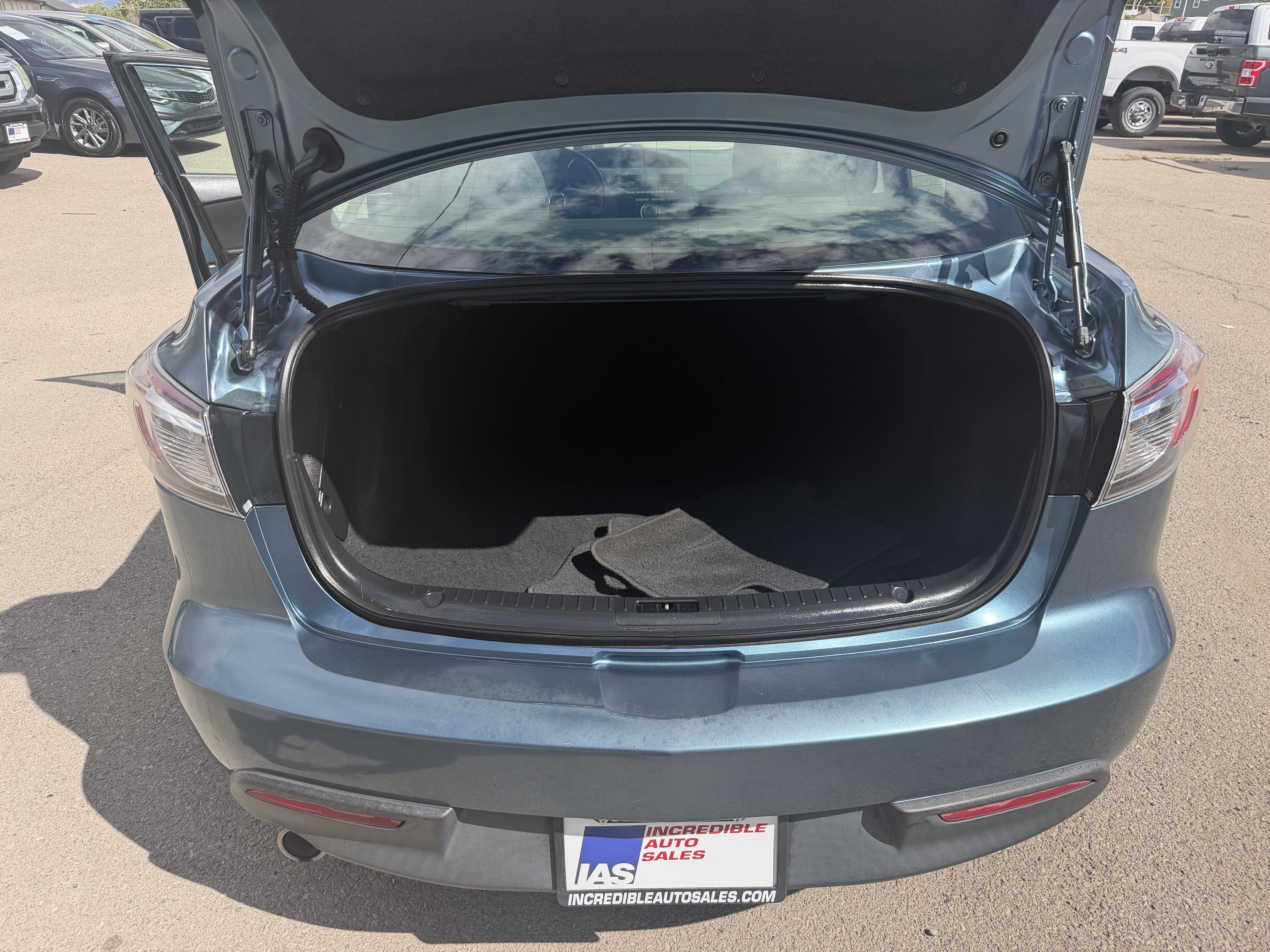 Used 2011 MAZDA MAZDA3 i Touring FWD image 25