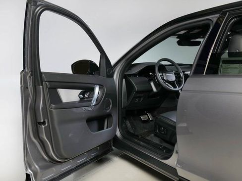 Used 2025 Land Rover Discovery Sport Dynamic SE image 17