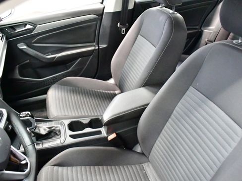 Used 2024 Volkswagen Jetta S image 9