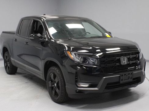Used 2025 Honda Ridgeline Black Edition image 1