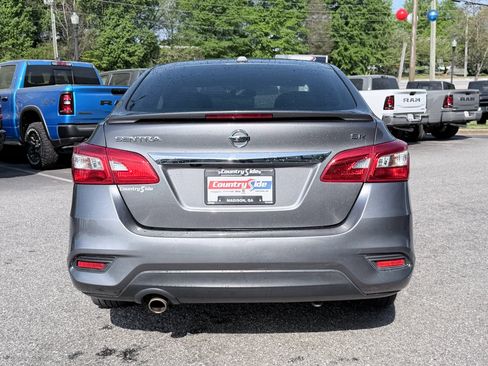 Used 2019 Nissan Sentra SR image 8