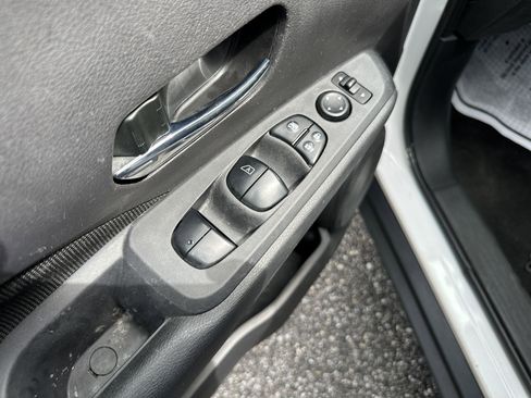 Used 2024 Nissan Kicks SV image 27