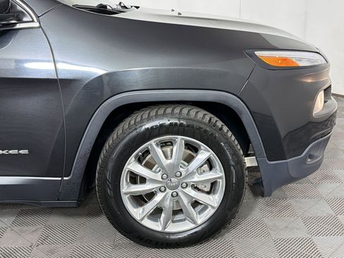 Used 2016 Jeep Cherokee Limited image 12
