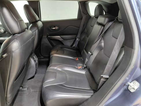 Used 2019 Jeep Cherokee Limited AWD/4WD image 40