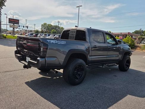 Used 2019 Toyota Tacoma TRD Sport AWD/4WD image 9