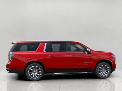 New 2025 Chevrolet Suburban Premier image 5