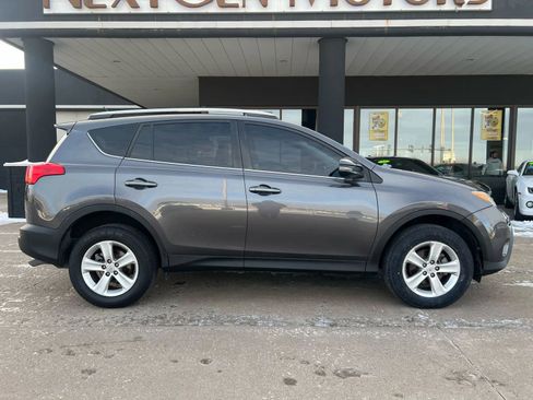 Used 2014 Toyota RAV4 XLE w/ Preferred Accessory Package image 10