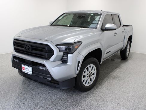 Certified 2024 Toyota Tacoma SR5 RWD image 2