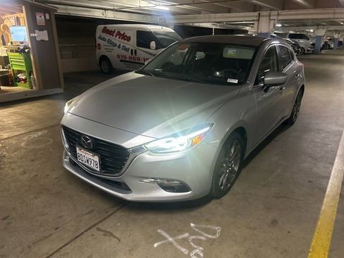 Used 2018 MAZDA MAZDA3 Grand Touring w/ Premium Equipment Package image 4