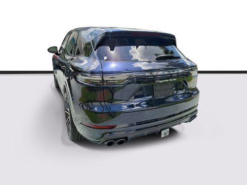 Used 2022 Porsche Cayenne Turbo AWD/4WD image 3