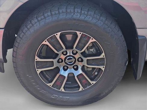 Used 2021 Nissan Titan SV w/ SV Convenience Package RWD image 24