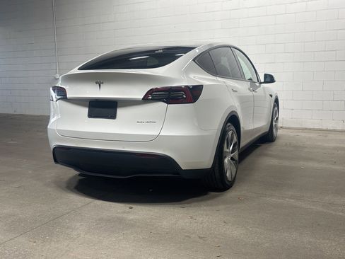 Used 2021 Tesla Model Y Long Range image 7