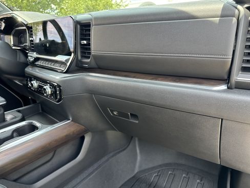 Used 2023 GMC Sierra 1500 SLT w/ SLT Convenience Package AWD/4WD image 28