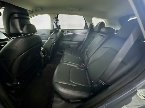 Used 2023 Kia Sportage EX image 29