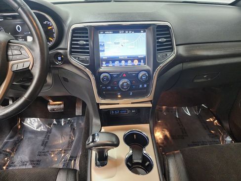 Used 2014 Jeep Grand Cherokee Altitude AWD/4WD image 17