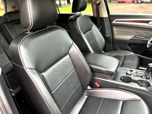Used 2021 Volkswagen Atlas SE image 21