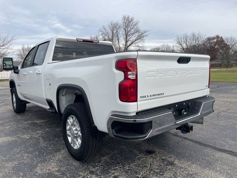 Used 2023 Chevrolet Silverado 2500 LT image 2
