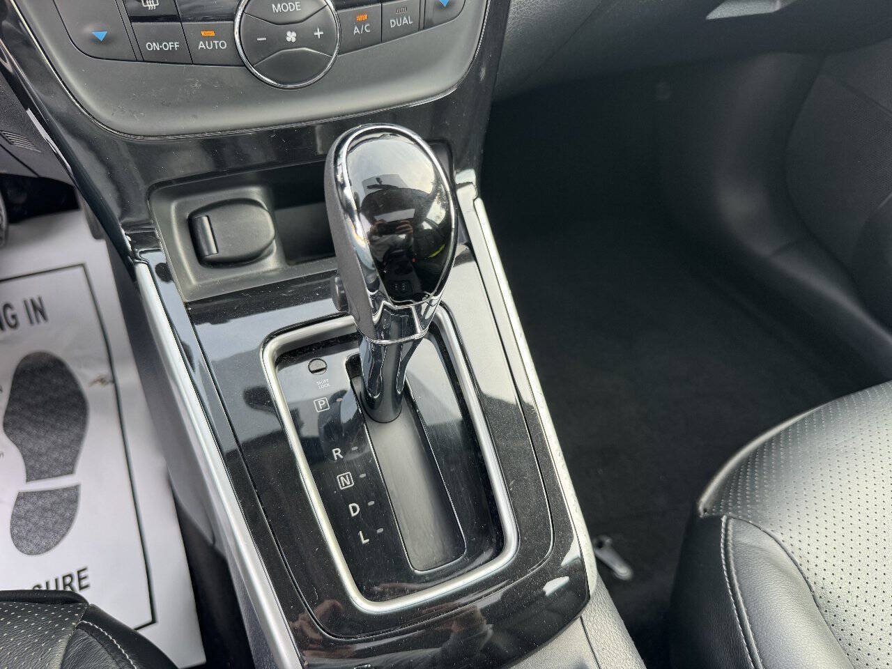 Used 2017 Nissan Sentra SL w/ SL Premium Technology Package FWD image 12