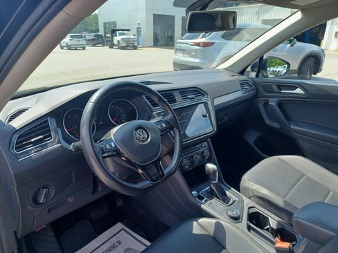 Used 2019 Volkswagen Tiguan SE w/ Panoramic Sunroof Package AWD/4WD image 8
