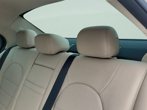 Used 2019 Mercedes-Benz C 300 4MATIC Sedan image 10