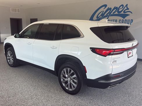 Used 2026 Buick Enclave Preferred AWD/4WD image 2