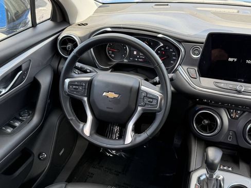 Used 2025 Chevrolet Blazer LT w/ Sound & Technology Package FWD image 15