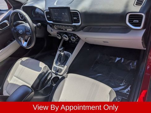 Used 2025 Hyundai Venue SEL FWD image 32