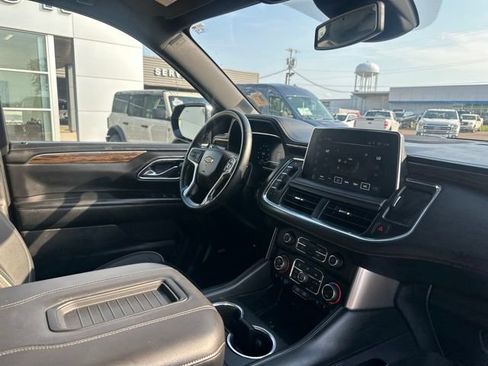 Used 2023 Chevrolet Suburban Premier AWD/4WD image 10