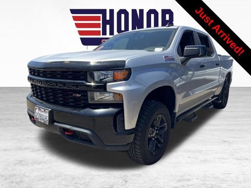 Used 2019 Chevrolet Silverado 1500 Custom Trail Boss w/ Custom Convenience Package AWD/4WD image 2