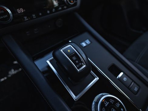 Used 2023 Mitsubishi Outlander SE image 17