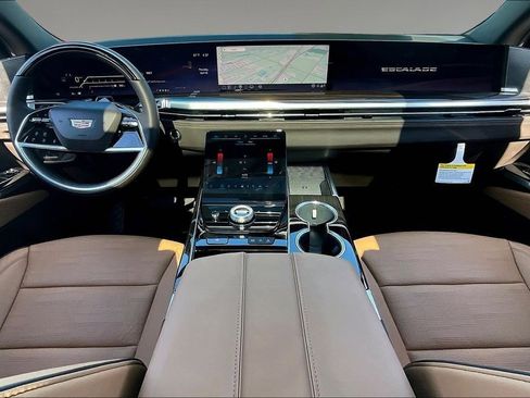 New 2026 Cadillac Escalade ESV Luxury w/ LPO, Radiant Package AWD/4WD image 5
