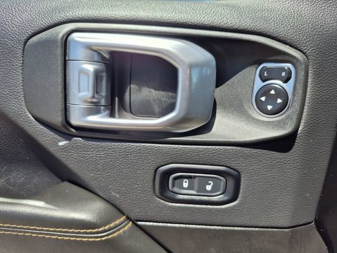 Used 2024 Jeep Wrangler Unlimited Sahara AWD/4WD image 8