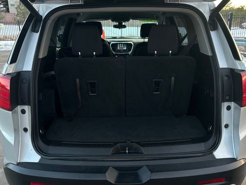 Used 2019 GMC Acadia SLE image 12