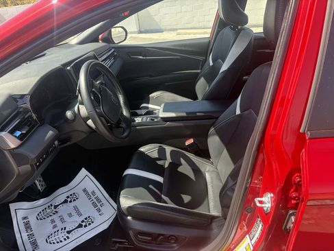 Used 2025 Toyota Camry SE FWD image 19